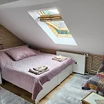 Planinski Dom Na Travni Gori Feriehus *